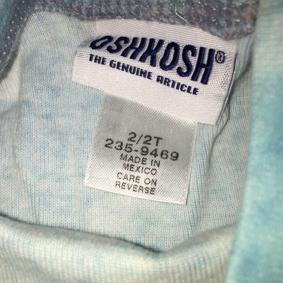 Oshkosh and old navy 2 shirts lot 2T - Picture 7 of 7